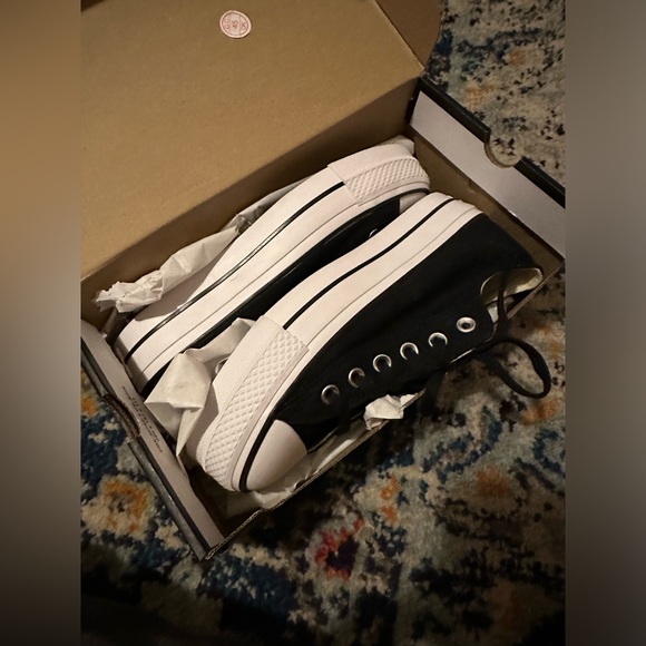 Converse Platforms- New-Size 7 - Picture 2 of 6